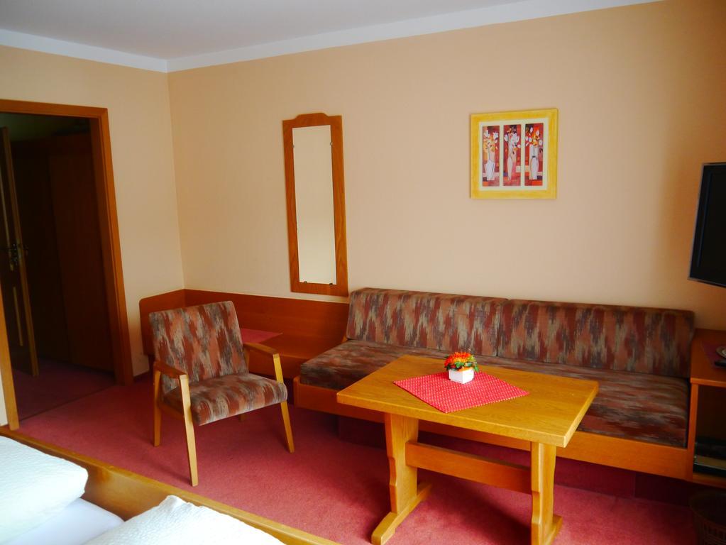Hotel Linde Pfalz Silz  ภายนอก รูปภาพ