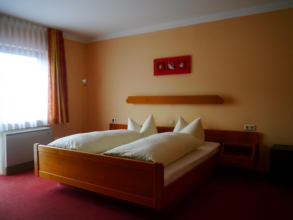 Hotel Linde Pfalz Silz  ภายนอก รูปภาพ