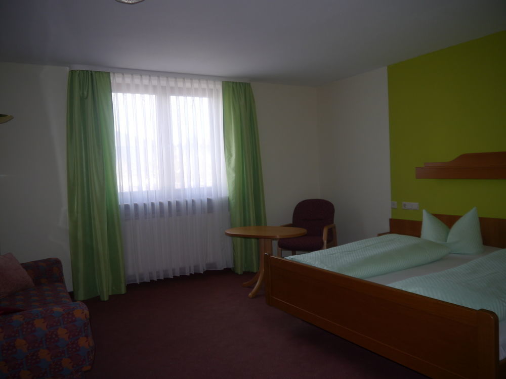 Hotel Linde Pfalz Silz  ภายนอก รูปภาพ
