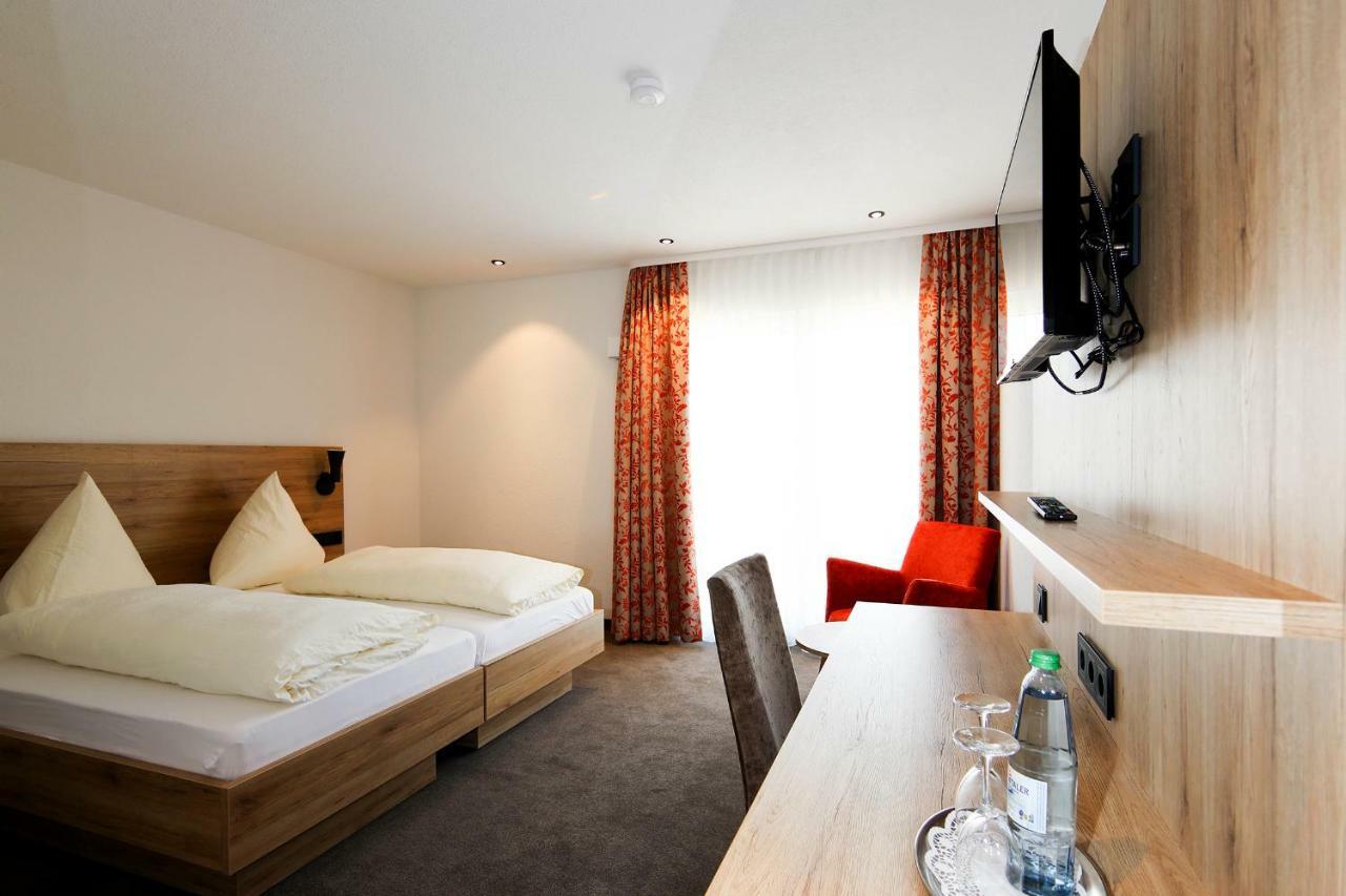 Hotel Linde Pfalz Silz  ภายนอก รูปภาพ