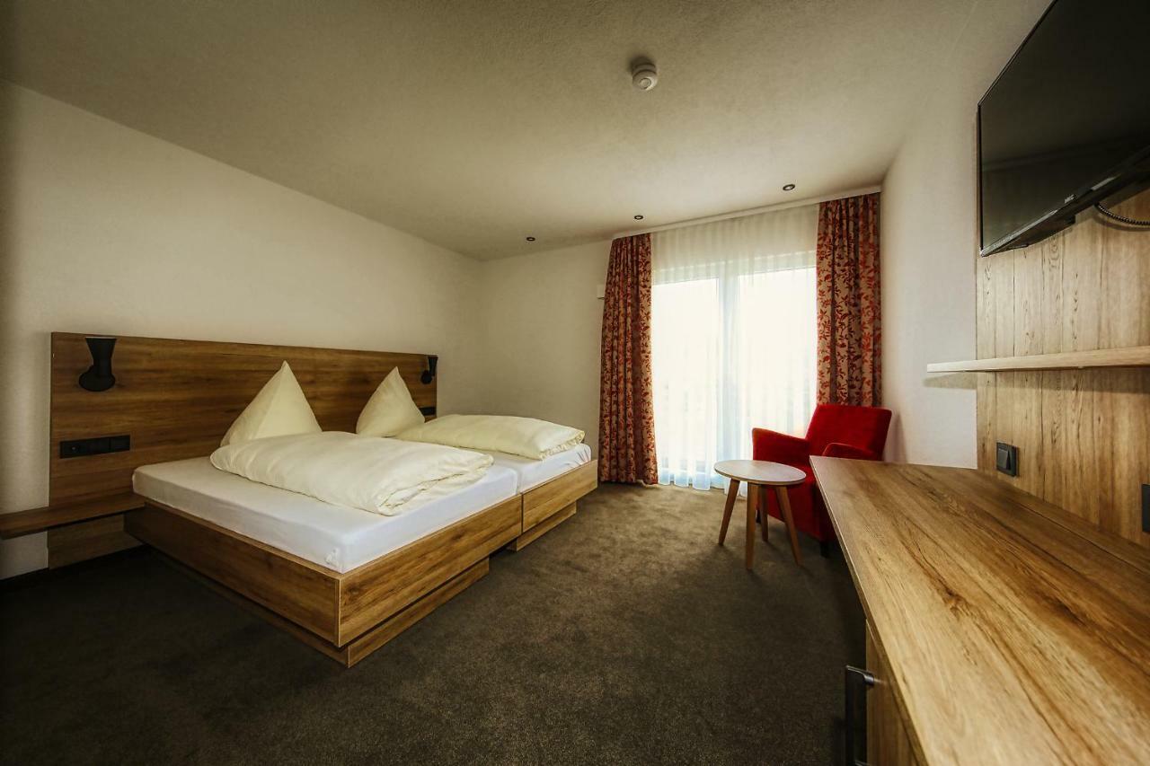 Hotel Linde Pfalz Silz  ภายนอก รูปภาพ